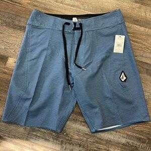 *New* Volcom True to This blue striped swim trunks size 29